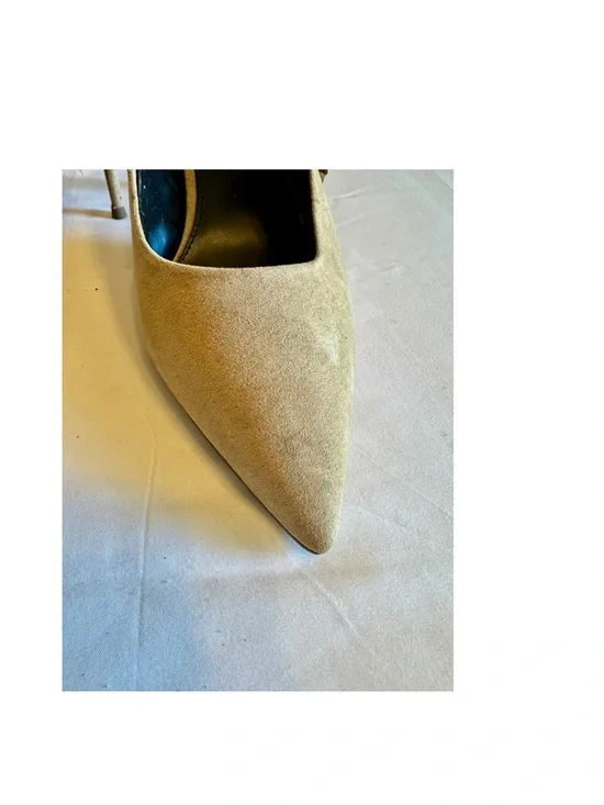 New York and Company Ruffle Stilettos - Picture 8 of 9